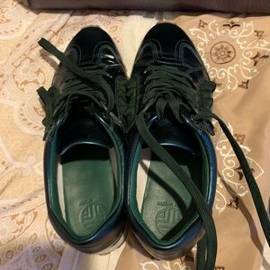 Tory Burch ruffle Sneaker size 9
